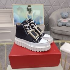 Roger Vivier Sneakers